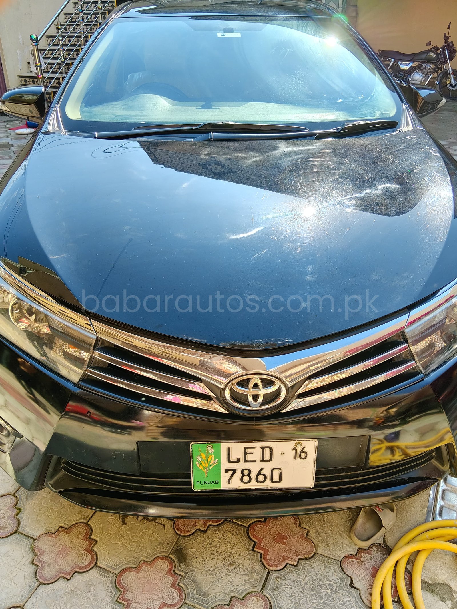 Toyota corolla altis 1.6 black