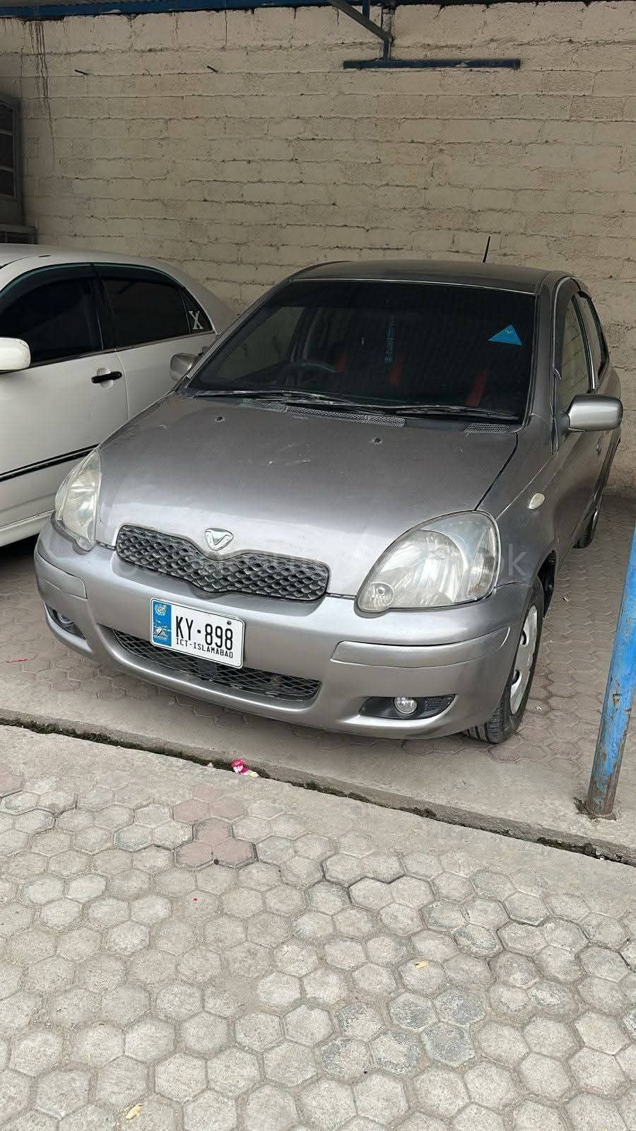 Toyota vitz fl