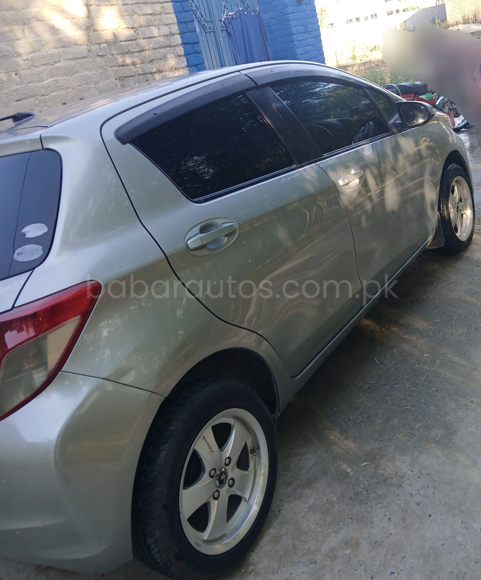 Vitz 2015